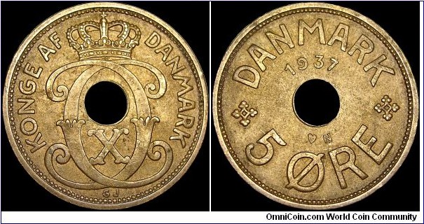 Denmark - 5 Öre - 1937 Weight 7,6 gr - Bronze - Size 27,4 mm - Thickness 1,8 mm - Alignment Medal (0°) - Ruler / King Christian X (1912-47) - Mintmark Heart = Kopenhagen / Denmark - Note : GJ - Moneyer initials of Knud Gunnar Jensen - Edge : Smooth - Mintage 1 209 000 - Reference KM# 828.2 (1927-40)