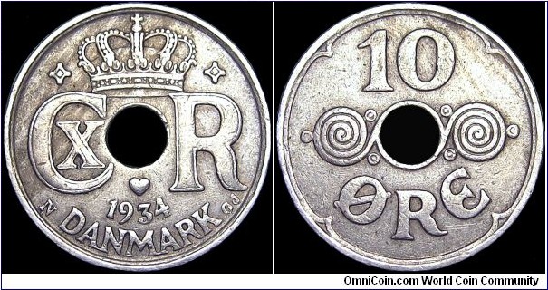 Denmark - 10 Öre - 1934 - Weight 3,0 gr - Copper-Nickel - Size 18 mm - Thickness 1,4 mm - Alignment Medal (0°) - Ruler / King Christian X (1912-47) - Mintmark heart = Kopenhagen / Denmark - Edge : Reeded - Mintage 2 013 000 - Reference KM# 822.2 (1924-47)