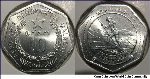 10 Ariary (2nd Republic - Malagasian Democratic Republic // Stainless Steel)