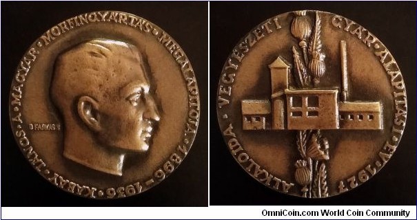 Hungarian medal - János Kabay - Hungarian chemist and pharmacist. Designed by Sándor Boldogfai Farkas. Diameter; 67mm.