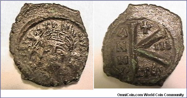 Byzantine emperor Justinian I 527-565 AD, AE-1/2 Follis, Year III (530), Thessalonica mint