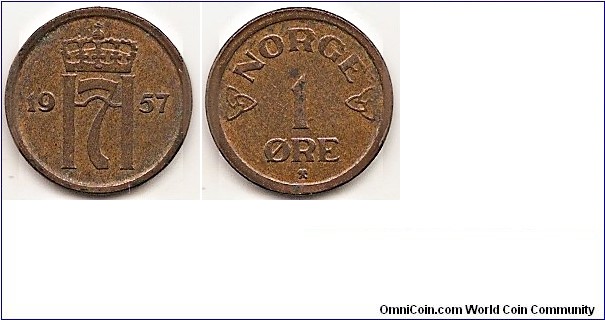 1 Ore
KM#398
2.0000 g., Bronze, 16 mm. Ruler: Haakon VII Obv: Crowned monogram divides date Rev: Value Edge: Plain