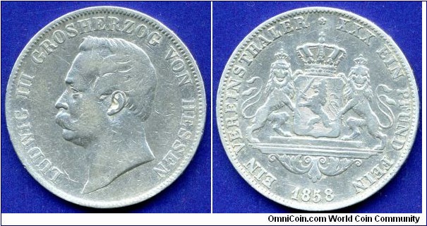 1 Vereinsthaler.
Hessen-Darmstadt.
Ludwig III (1847-1877).
Edge lettering: *MÜNZVERTAG VOM 24. JANUAR. 1857*.
Mintage 536,700 units.


Ag900f. 18,52gr.
