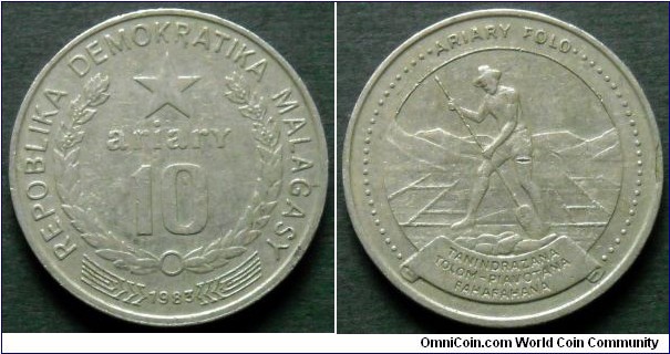 Madagascar 10 ariary.
1983