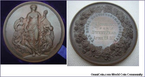 1905 UK Royal Horticultural Society Flora Medal awarded to Mr. E. Engelmann for Sweet Peas April 25, 1805 engraved by W. Wyon A.R.A. Bronze: 55MM.