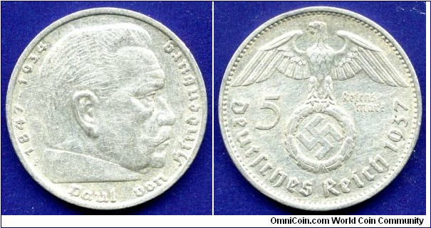5 Reichs Mark.
The Third Reich.
*F* - Stuttgard mint.
Mintage 1,587,000 units.


Ag900f. 13,88gr.
