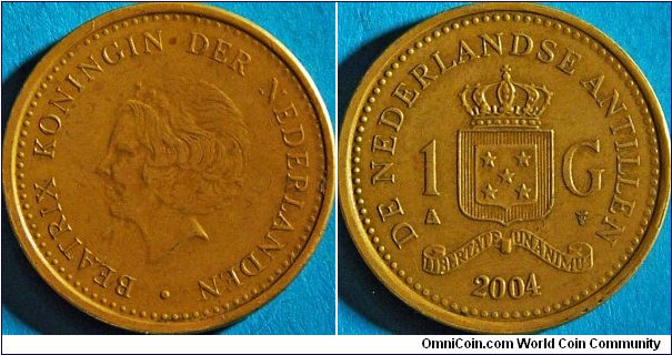 1 Gulden, with Queen Beatrix, reduced size and changed composition from pre-1989 version. Aureate Steel, 24 mm. (ref. http://en.numista.com/catalogue/pieces2938.html)