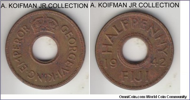 KM-14a, 1942 Fiji 1/2 penny, San Francisco mint (S mint mark); brass, plain edge; George VI, extra fine but toned and a bit dirty/stained.