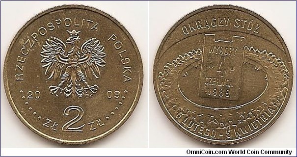 2 Zlote
Y#680
8.1500 g., Brass, 27 mm. Subject: General Elections of 1989 Obv: Image of the Eagle established as the State Emblem of the Republic of Poland, at the sides of the Eagle the notation of the year of issue, 20-09, underneath the Eagle, an inscription, ZŁ 2 ZŁ, in the rim an inscription: RZECZPOSPOLITA POLSKA, preceded and followed by six pearls. The Mint’s mark under the Eagle’s left leg: M/W Rev: A stylized image of a fragment of the conference hall of the Round Table talks with people inside. In the centre, a stylized image of a calendar page. On the page, an inscription, WYBORY/4/CZERWCA/1989. At the top, an inscription, OKRĄGŁY STÓŁ. At the bottom, a semicircular inscription, 6 LUTEGO – 5 KWIETNIA. Edge: An inscription, NBP, eight times repeated, every second one inverted by 180 degrees, separated by stars. Obverse designer: Ewa Tyc-Karpińska Reverse designer: Urszula Walerzak
