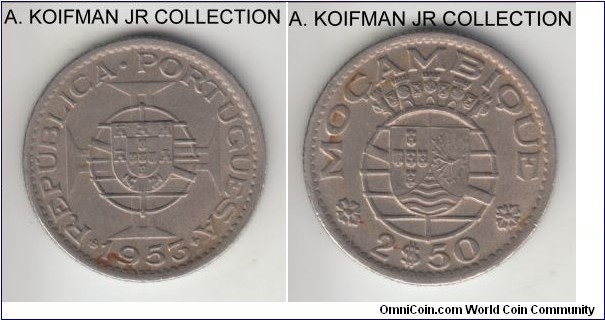 KM-78, 1953 Portuguese Mozambique (Colony) 2.5 escudo; copper-nickel, reeded edge; mid-century colonial issue, good very fine to extra fine, a bit dirty.
