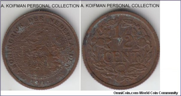 KM-138, 1911 Netherlands 1/2 cent; bronze, reeded edge; tiny coin, about uncirculated but crusted and dirty.