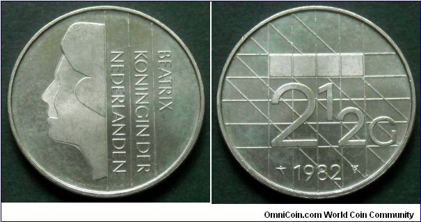 Netherlands 2 and 1/2 gulden. 1982