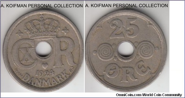 KM-823.1, 1924 Denmark 25 ore; copper-nickel, reeded edge; fine to very fine, original uncleaned.