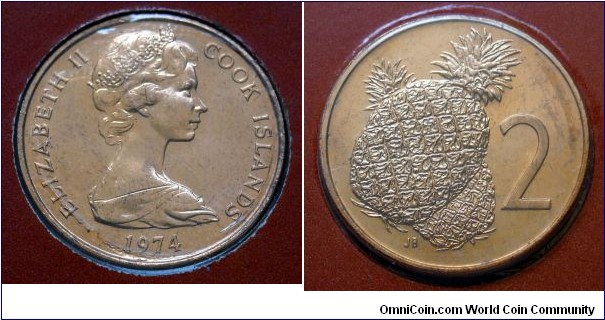 Cook Islands 2 cents.
1974, Bronze. Weight; 4,14g. Diameter; 21,8mm.
Mintage: 120.000 pieces.