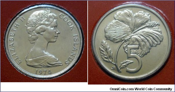 Cook Islands 5 cents.
1974, Cu-ni. Weight; 2,83g. Diameter; 19,41mm.
Mintage: 80.000 pieces.