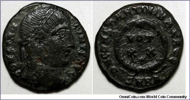 Constantine I AE follis. 324 AD. CONSTANTINVS AVG, laureate head right / DN CONSTANTINI MAX AVG around in three lines within wreath. Mintmark SMHΔ.