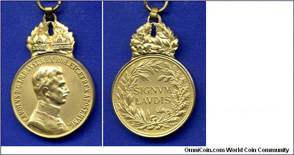 Medal SIGNUM LAUDIS.
Karl (1916-1918).
Austro-Hungary empire.


Gold plated brass.