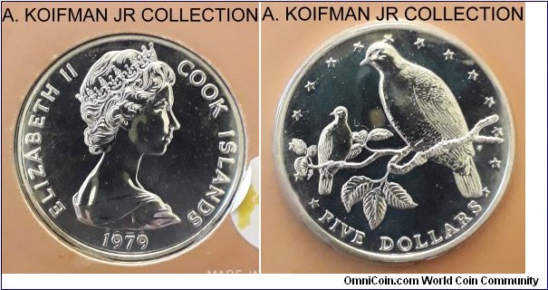 KM-20, 1979 Cook Islands dollar, Franklin Mint; copper-nickel, reeded edge; Wildlife Conservation series - Rarotongan fruit doves, uncirculated variety, mintage 2,500.