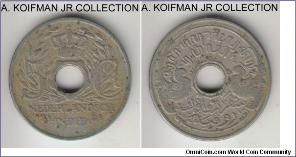 KM-313, 1921 Netherlands East Indies 5 cents; copper-nickel, plain edge; Wilhelmina I, decent toned very fine.