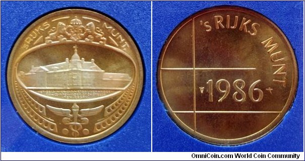 Netherlands - Mint token from 1986 annual coin set.