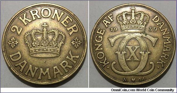 2 Kroner (Kingdom of Denmark / King Christian X // Aluminium-Bronze / Mintage: 723.000 pcs)