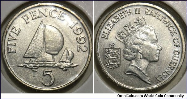 5 Pence (Bailiwick of Guernsey - British Crown Dependencies / Queen Elizabeth II // Copper-Nickel)