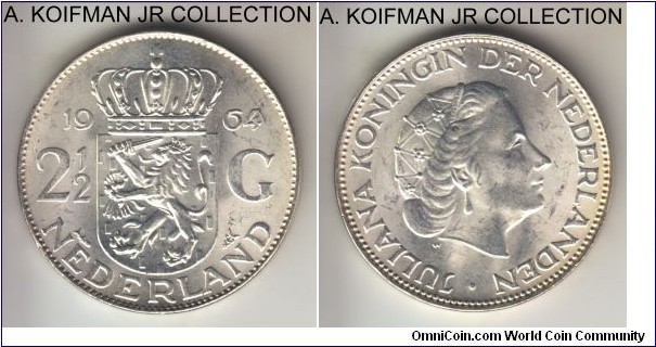 KM-185, 1964 Netherlands 2 1/2 gulden; silver, lettered edge; Juliana, small crown size, smaller mintage year, bright white uncirculated.
