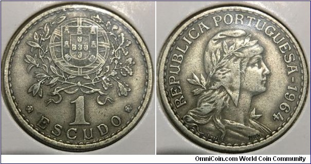 1 Escudo (2nd Portuguese Republic // Nickel Brass) 