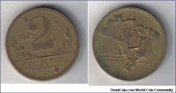 Moeda brasileira de $2 cruzeiros, com o mapa do Brasil em seu reverso.