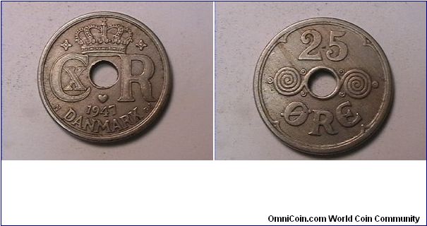 CHRISTIAN X DANMARK 1947 N-GJ
25 ORE
copper-nickel