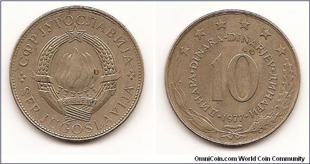 10 Dinara- Socialist Federal Republic -
KM#62
9.8000 g., Copper-Nickel, 30 mm. Obv: State emblem Rev: Text encircles denomination, wreath surrounds, six stars above Edge: Milled
