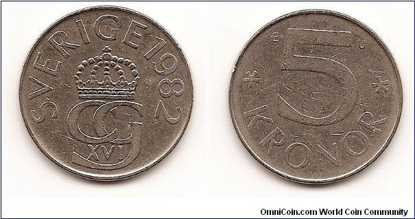 5 Kronor
KM#853
9.5000 g., Copper-Nickel, 28.5 mm. Ruler: Carl XVI Gustaf Obv:
Crowned monogram Rev: Value