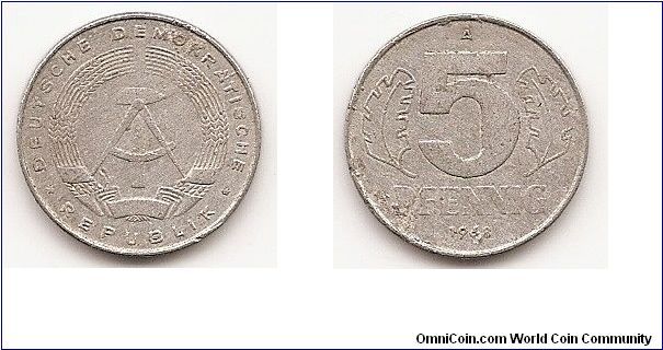 5 Pfennig Demokratic Republic
KM#9.1
Aluminum, 19 mm. Obv: State emblem Rev: Denomination
flanked by oak leaves, date below