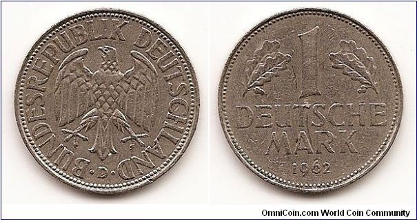 1 Mark
Federal Republic
KM#110
5.5000 g., Copper-Nickel, 23.5 mm. Obv: Eagle Rev:
Denomination flanked by oak leaves, date below