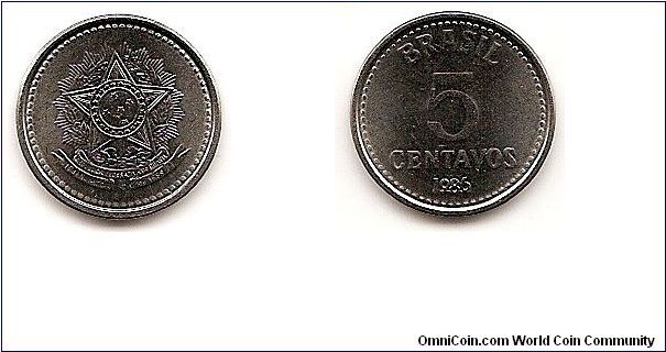 5 Centavos
KM#601
1.9000 g., Stainless Steel, 15.90 mm. Obv: National arms Rev:
Denomination above date Edge: Plain