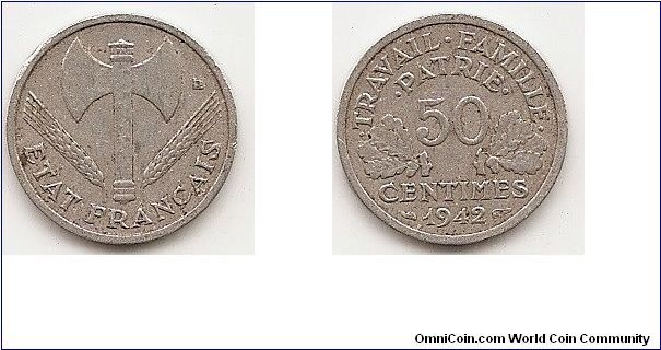 50 Centimes
KM#914.1
Aluminum, 18 mm. Obv: Double bit axe, grain sprigs flank Rev:
Denomination above date, oak leaves flank Note: Without mint
mark. Vichy French State. Thick and thin planchets exist.