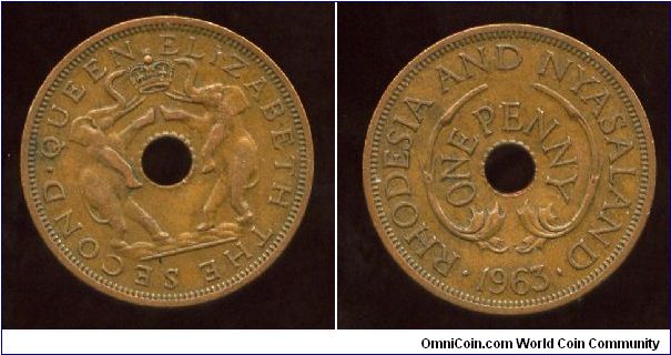 Rhodesia & Nyasaland
1963
1d
Two elephants holding Crowm
Value & date
