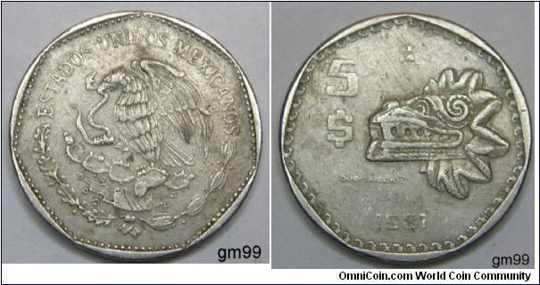 Copper-Nickel,27mm SUBJECT: Quetzalcoatl. Obverse-National arms, eagel lfet. Reverse-native sculpture to lower right of value and dollar sign. Edge Lettering: LIBERTAD Y INDEPENDENCIA. NOTE: Inverted and normal edge legend varieties exist in the 1980 and 1981 dates. 5 Pesos