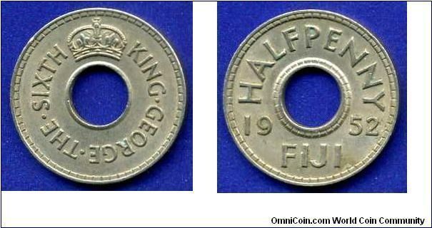 Half penny.
George VI (1936-1952) King.
Mintage 228,000 units.


Cu-Ni.