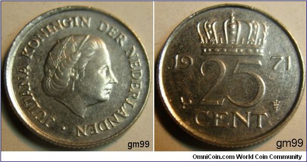25 Cents (Nickel) : 1950-1980
Obverse; Queen Juliana right,
JULIANA KONINGIN DER NEDERLANDEN
Reverse; Crown over legend,
date 25 CENT
