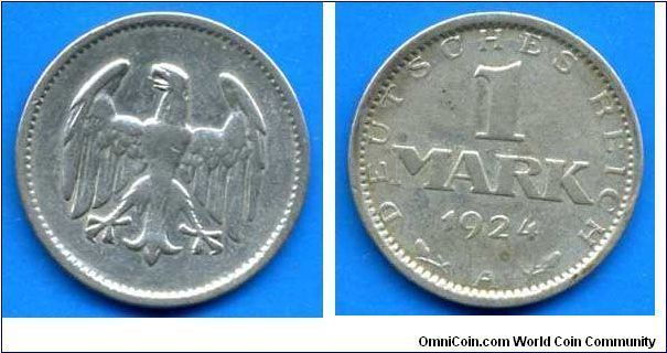 1 Mark.
Weimar's republic.
'A'- Berlin mint.
Mintage 75,536,000 units.


Ag500f. 5,0gr.