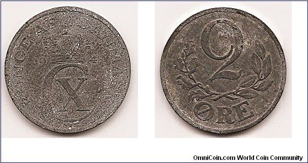 2 Ore
KM#833a
3.2000 g., Zinc Ruler: Christian X Obv: Crowned CX monogram
divides date, mint mark and initials N-S below Rev: Oak and
beach leaves divide value