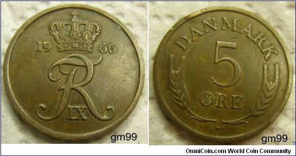 5 Ore (Bronze) : 1960-1971
Obverse: Crowned monogram,
 date R IX (Monogram)
Reverse: Value within wreath, Mintmasters initial: C, Moneyers initial: S,
DANMARK 5 ORE