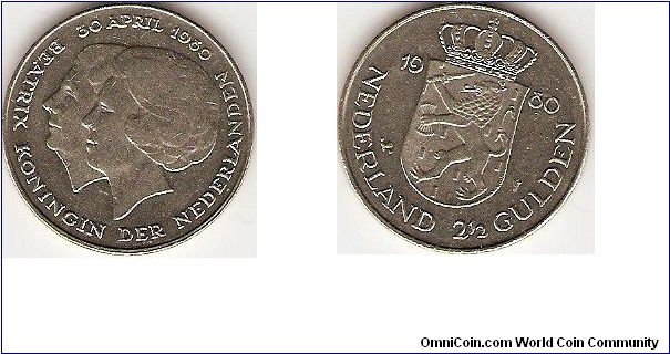 2 1/2 gulden (rijksdaalder)
Issued for the investiture of queen Beatrix as queen of the Netherlands on April, 30th, 1980.
Shown are the effigies of queen Beatrix and of her mother, princess (former queen) Juliana