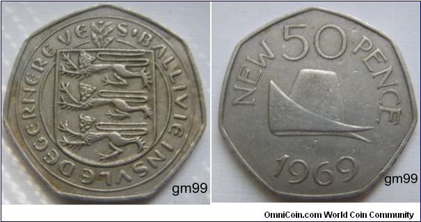 Guernsey km25 50 New Pence (1969-1970) Ducal cap