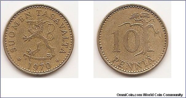 10 Pennia
KM#46
3.0000 g., Aluminum-Bronze, 20 mm. Obv: Rampant lion left,
date below Rev: Tree right of denomination