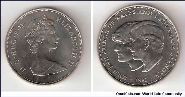 England

1981

NEW

 25

PENCE

COIN

 

OBVERSE:  WEDDING OF PRINCE CHARLES & LADY DIANA

REVERSE:  QUEEN ELIZABETH II

EDGED:      REEDED 

METAL:      COPPER NICKEL