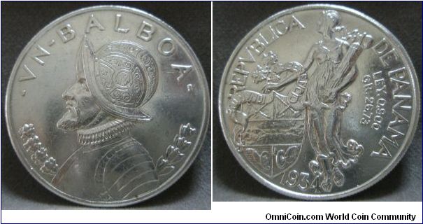 Republic of Panama, One Balboa, 1934. 26.7300 g, 0.9000 Silver, .7735 Oz. ASW., 38.1mm. Mintage: 225,000 units. VF.