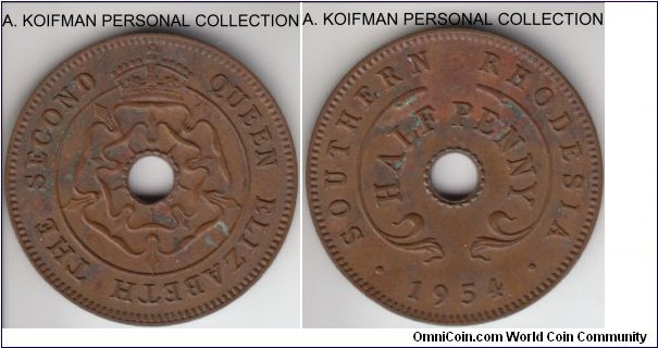 KM-28, 1954 Southern Rhodesia half penny; bronze, plain edge; good extra fine but dirty or verdirgi, one of the only 4 denominations stuck that year before the transition to fully independent Rhodesia.