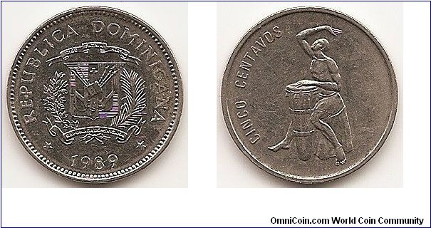 5 Centavos
KM#69
Nickel Clad Steel, 21 mm. Subject: Native Culture Obv: National arms, date below Rev: Native drummer, denomination at left